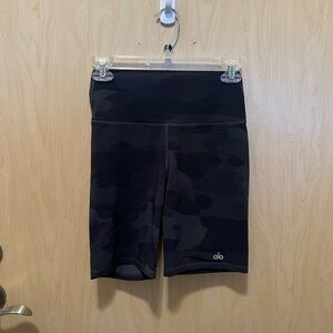 Alo Camo shorts